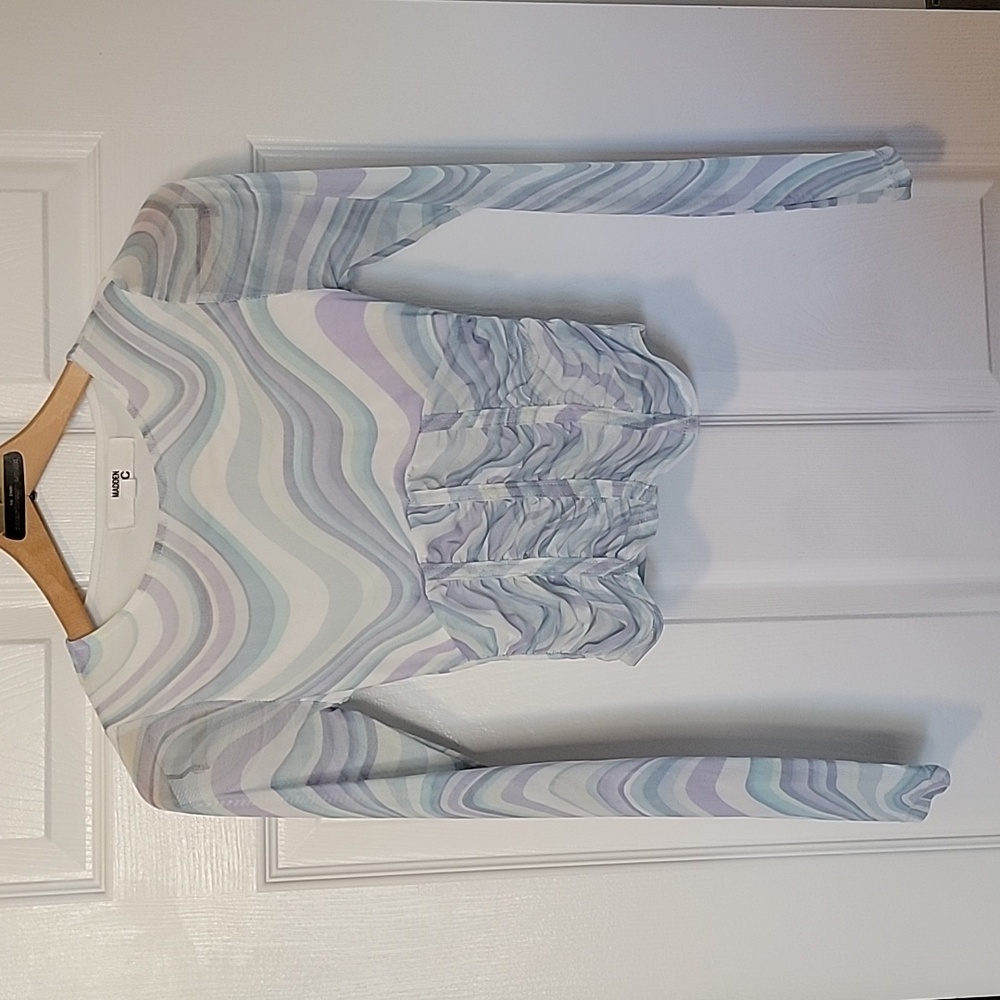 MADDEN NYC GIRLS TOP / LONG SHEER SLEEVES / XS
